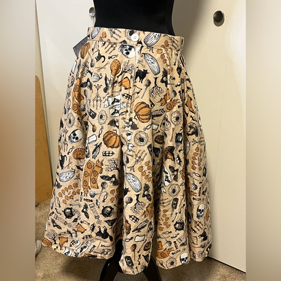 Unique Vintage Magnolia Park Halloween Circle Skirt - Picture 2 of 5
